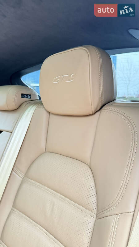 Позашляховик / Кросовер Porsche Macan 2016 в Києві