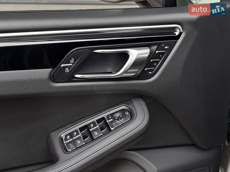 Позашляховик / Кросовер Porsche Macan 2022 в Києві