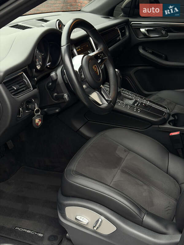 Позашляховик / Кросовер Porsche Macan 2015 в Хмельницькому