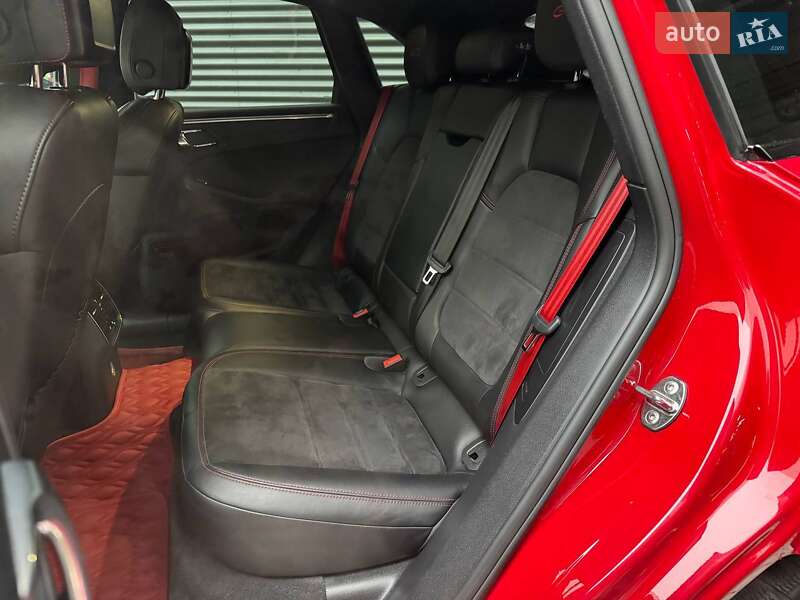 Позашляховик / Кросовер Porsche Macan 2016 в Києві