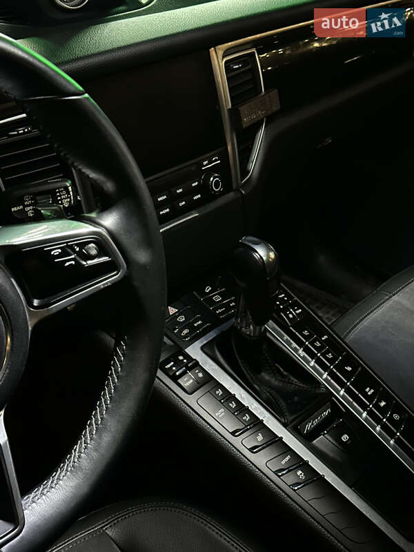Внедорожник / Кроссовер Porsche Macan 2018 в Черновцах