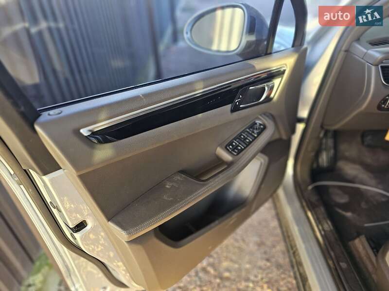 Внедорожник / Кроссовер Porsche Macan 2017 в Трускавце