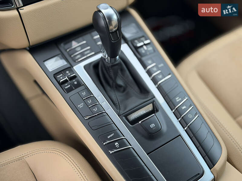 Внедорожник / Кроссовер Porsche Macan 2018 в Одессе