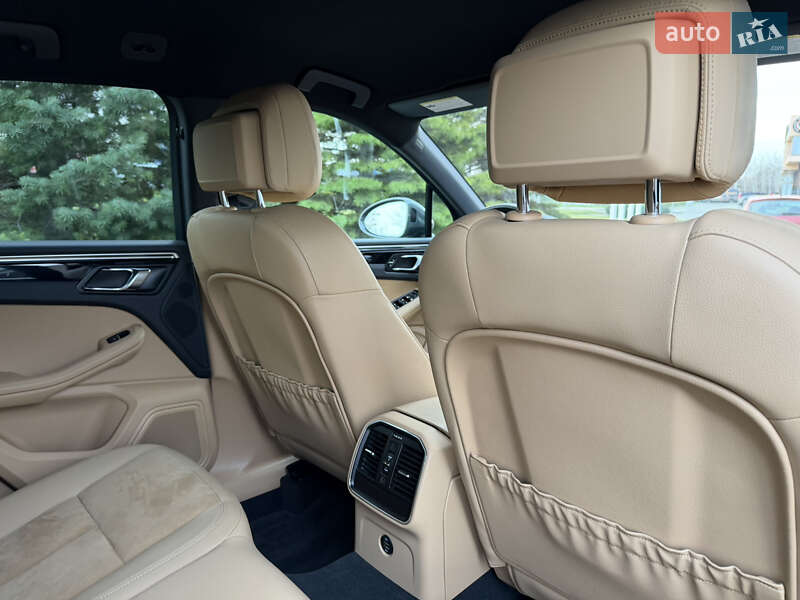 Внедорожник / Кроссовер Porsche Macan 2018 в Одессе