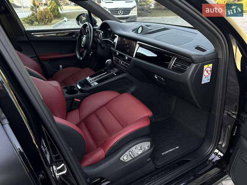 Позашляховик / Кросовер Porsche Macan 2024 в Львові