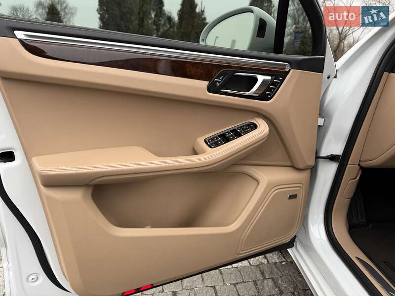 Позашляховик / Кросовер Porsche Macan 2021 в Києві