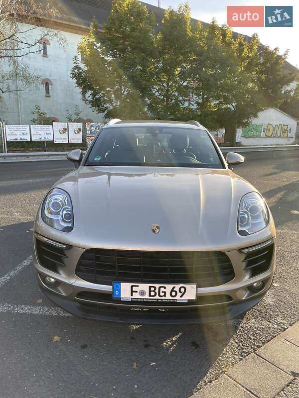 Porsche Macan 2015
