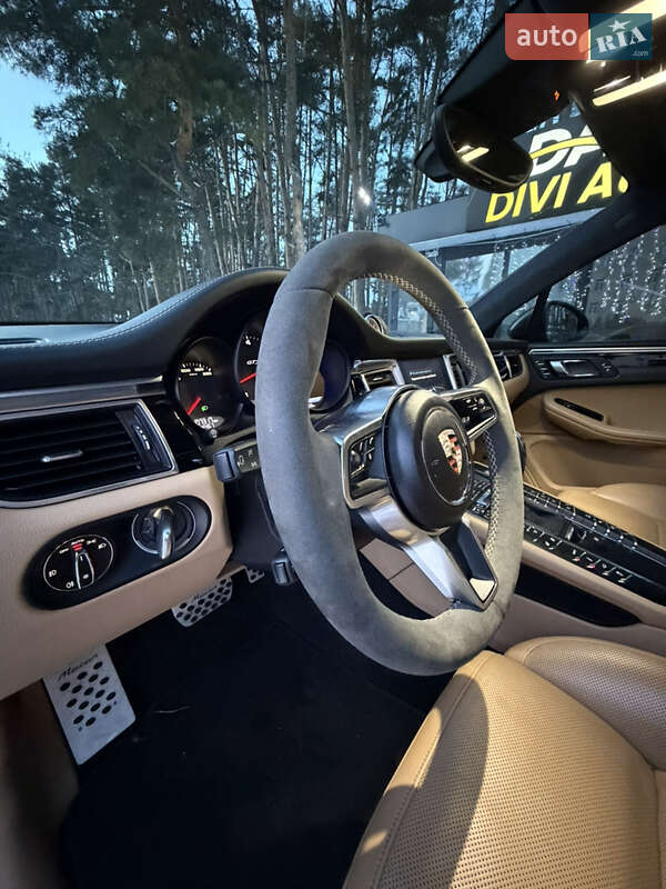 Внедорожник / Кроссовер Porsche Macan 2016 в Киеве