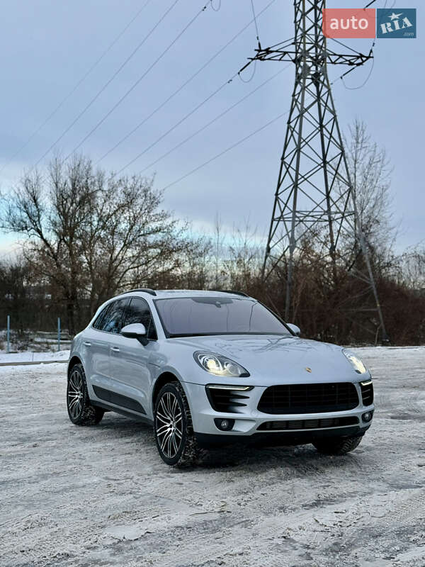 Внедорожник / Кроссовер Porsche Macan 2018 в Киеве