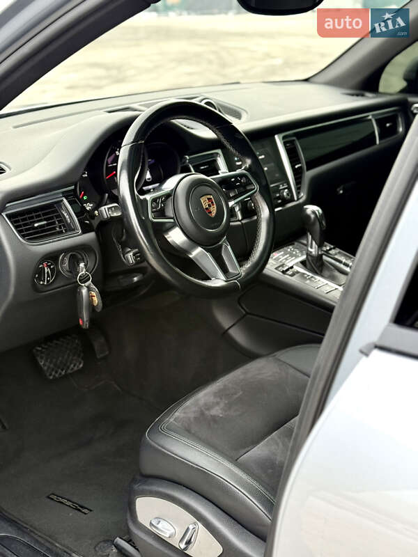 Внедорожник / Кроссовер Porsche Macan 2018 в Киеве