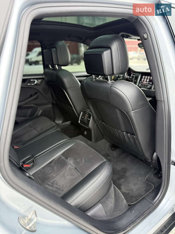 Внедорожник / Кроссовер Porsche Macan 2018 в Киеве