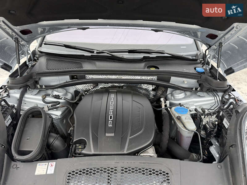 Внедорожник / Кроссовер Porsche Macan 2018 в Киеве