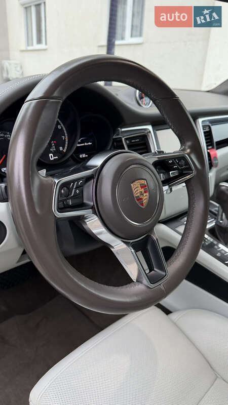 Внедорожник / Кроссовер Porsche Macan 2015 в Черновцах