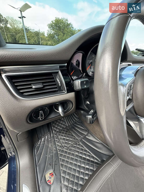 Внедорожник / Кроссовер Porsche Macan 2015 в Полтаве