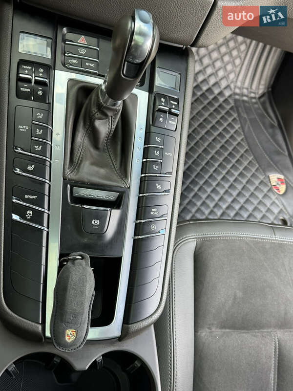 Внедорожник / Кроссовер Porsche Macan 2015 в Полтаве