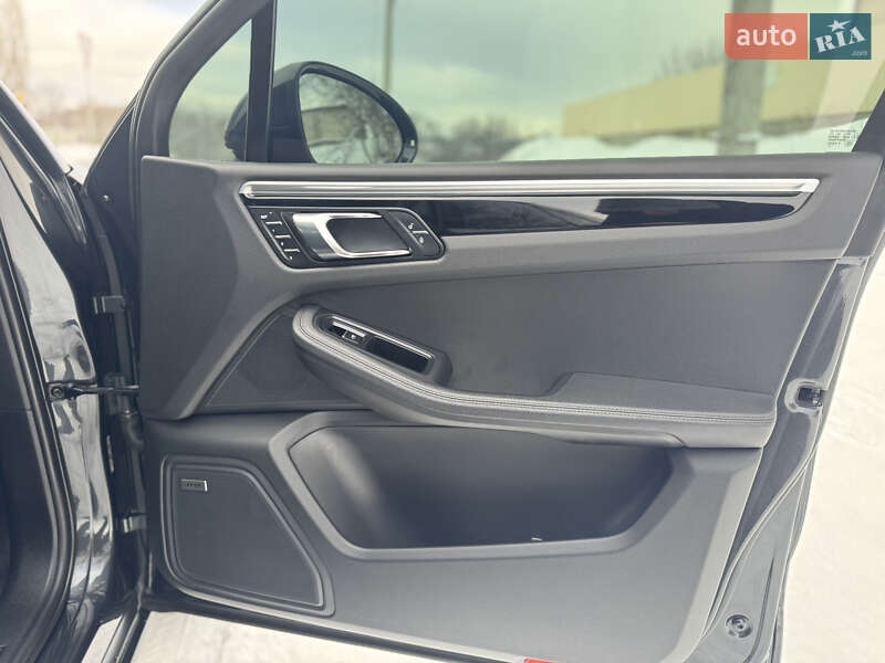 Внедорожник / Кроссовер Porsche Macan 2018 в Харькове