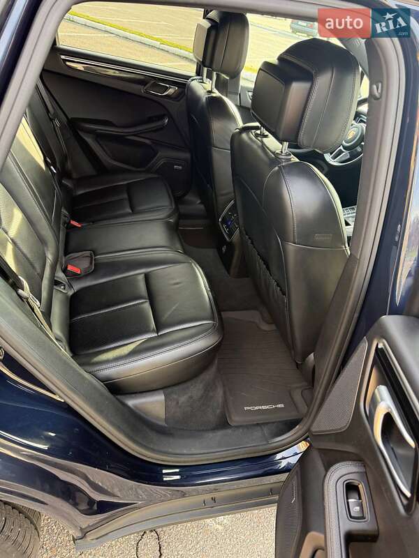 Внедорожник / Кроссовер Porsche Macan 2018 в Киеве фото 9 Внедорожник / Кроссовер Porsche Macan 2018 в Киеве
