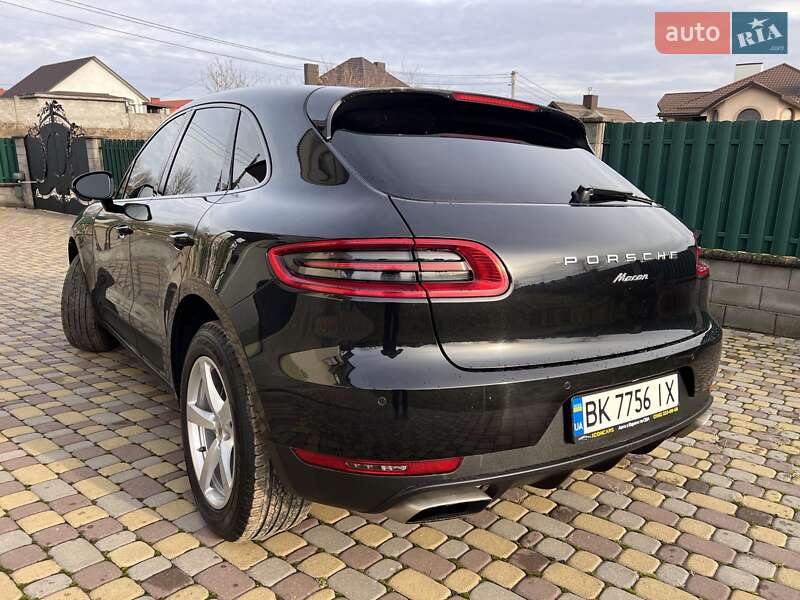 Внедорожник / Кроссовер Porsche Macan 2016 в Киеве