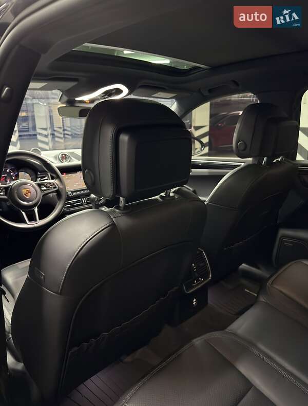 Внедорожник / Кроссовер Porsche Macan 2021 в Киеве