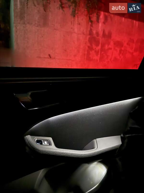 Внедорожник / Кроссовер Porsche Macan 2021 в Киеве