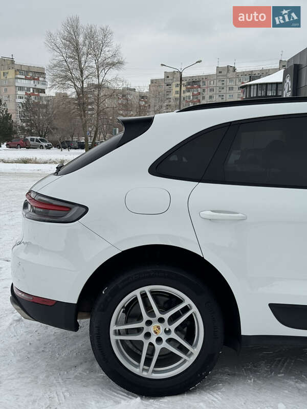 Внедорожник / Кроссовер Porsche Macan 2021 в Киеве