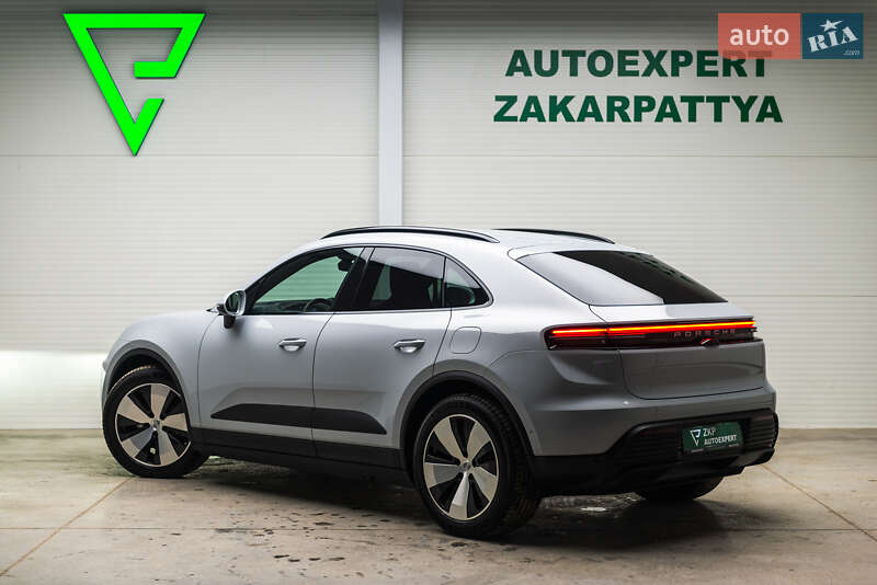 Внедорожник / Кроссовер Porsche Macan 2025 в Мукачево
