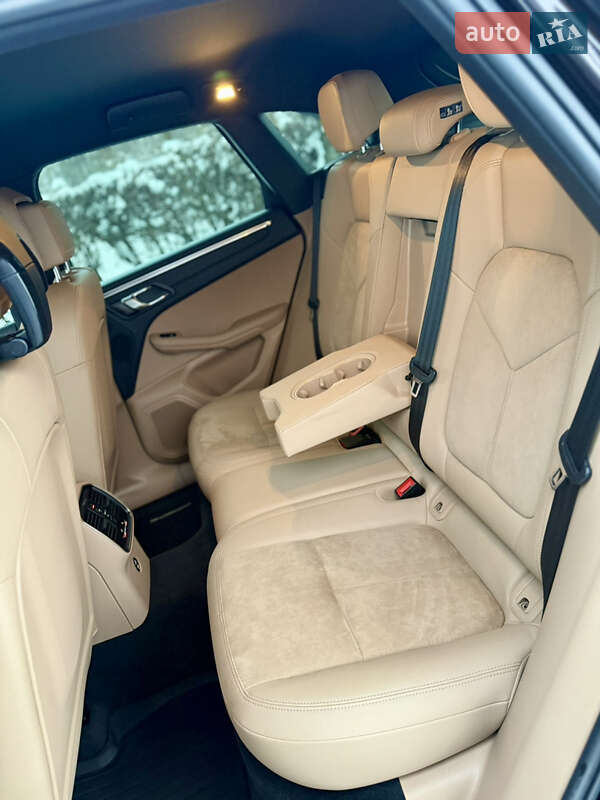 Внедорожник / Кроссовер Porsche Macan 2020 в Звягеле