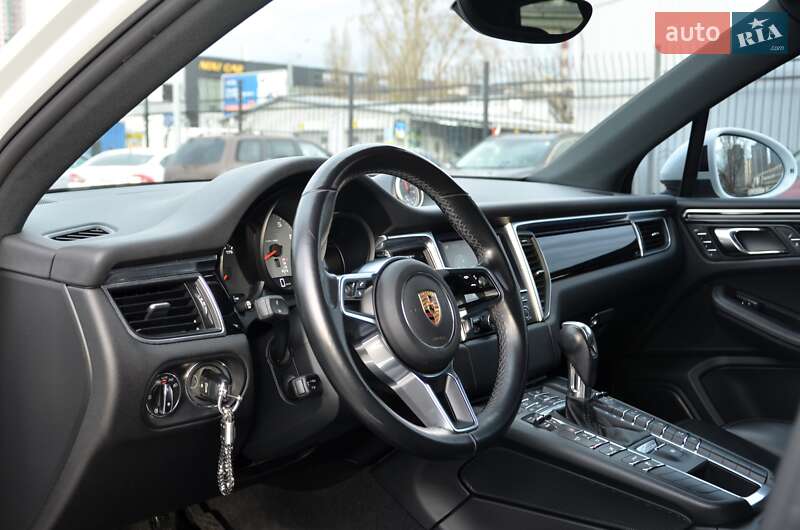 Внедорожник / Кроссовер Porsche Macan 2015 в Киеве фото 24 Внедорожник / Кроссовер Porsche Macan 2015 в Киеве