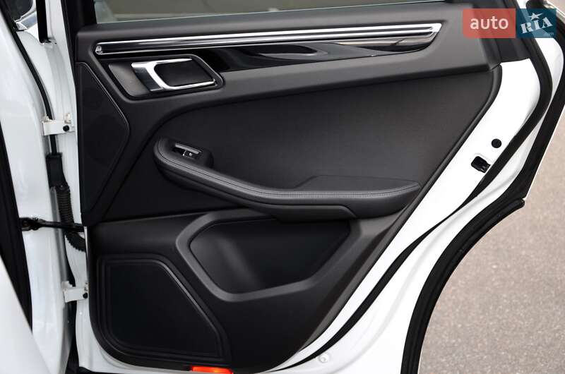 Внедорожник / Кроссовер Porsche Macan 2015 в Киеве фото 30 Внедорожник / Кроссовер Porsche Macan 2015 в Киеве