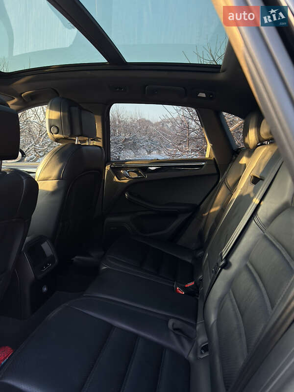 Внедорожник / Кроссовер Porsche Macan 2015 в Киеве фото 28 Внедорожник / Кроссовер Porsche Macan 2015 в Киеве