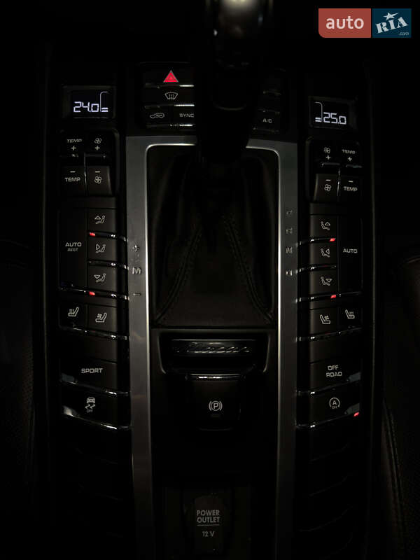 Внедорожник / Кроссовер Porsche Macan 2015 в Киеве фото 43 Внедорожник / Кроссовер Porsche Macan 2015 в Киеве