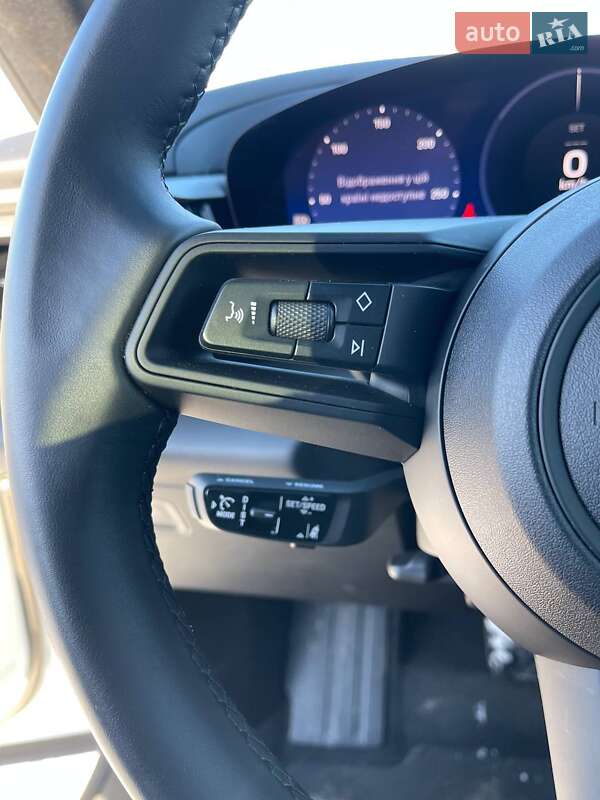 Внедорожник / Кроссовер Porsche Macan 2024 в Львове