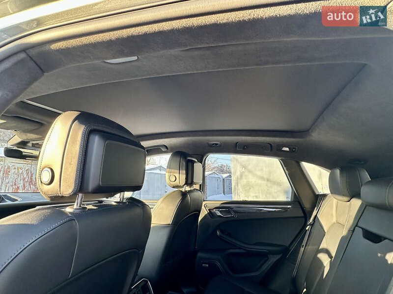 Внедорожник / Кроссовер Porsche Macan 2022 в Киеве