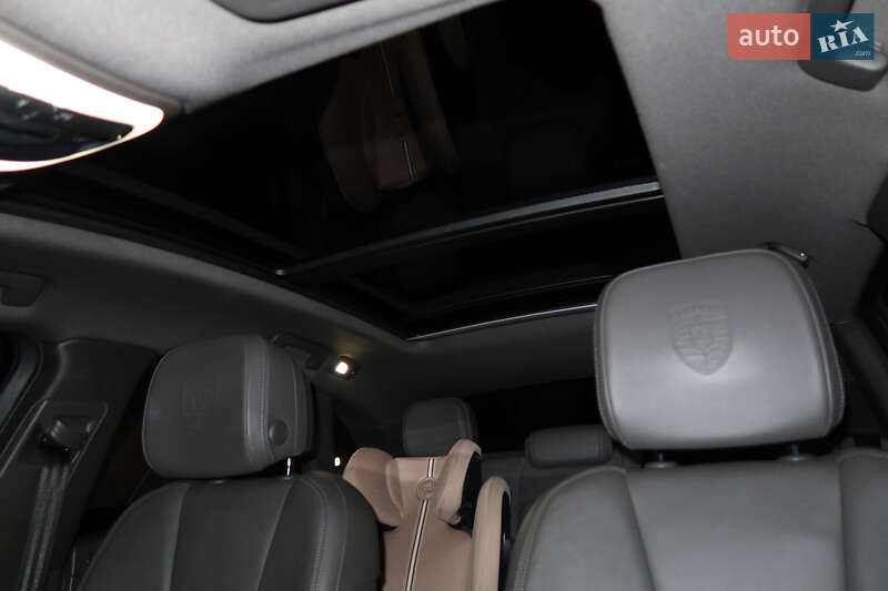 Внедорожник / Кроссовер Porsche Macan 2022 в Ужгороде