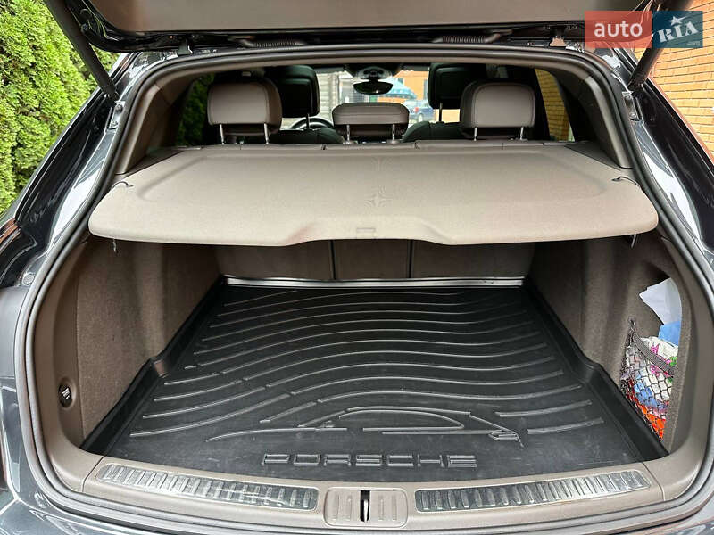 Внедорожник / Кроссовер Porsche Macan 2017 в Киеве