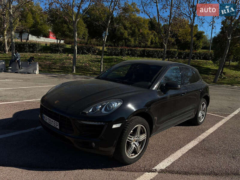 Внедорожник / Кроссовер Porsche Macan 2016 в Киеве