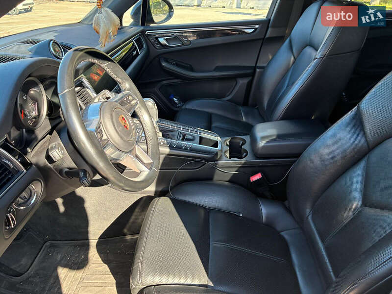Внедорожник / Кроссовер Porsche Macan 2016 в Киеве