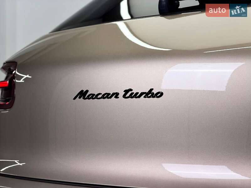 Внедорожник / Кроссовер Porsche Macan 2016 в Киеве