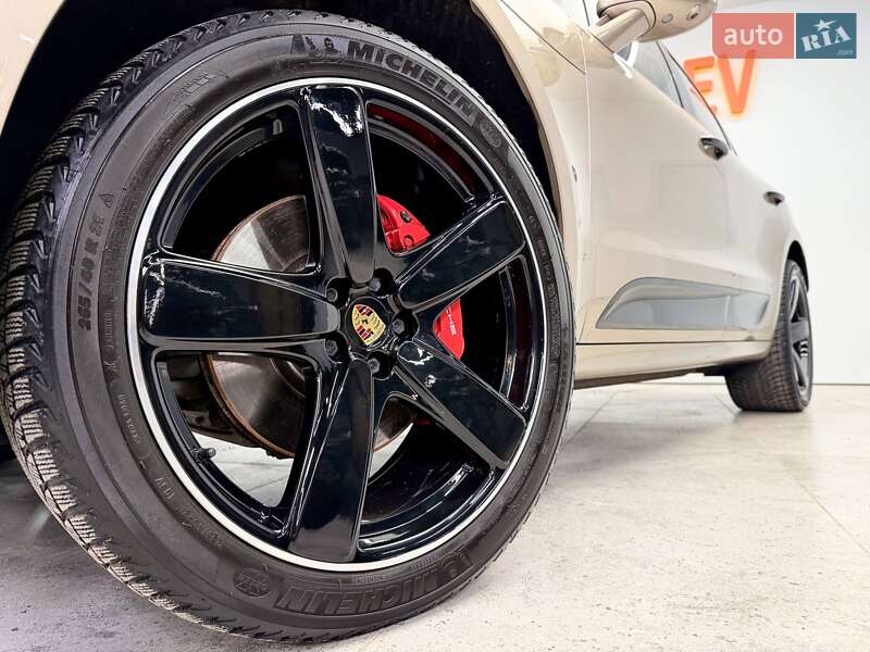 Внедорожник / Кроссовер Porsche Macan 2016 в Киеве