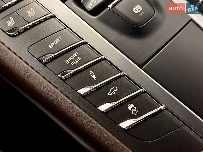 Внедорожник / Кроссовер Porsche Macan 2016 в Киеве