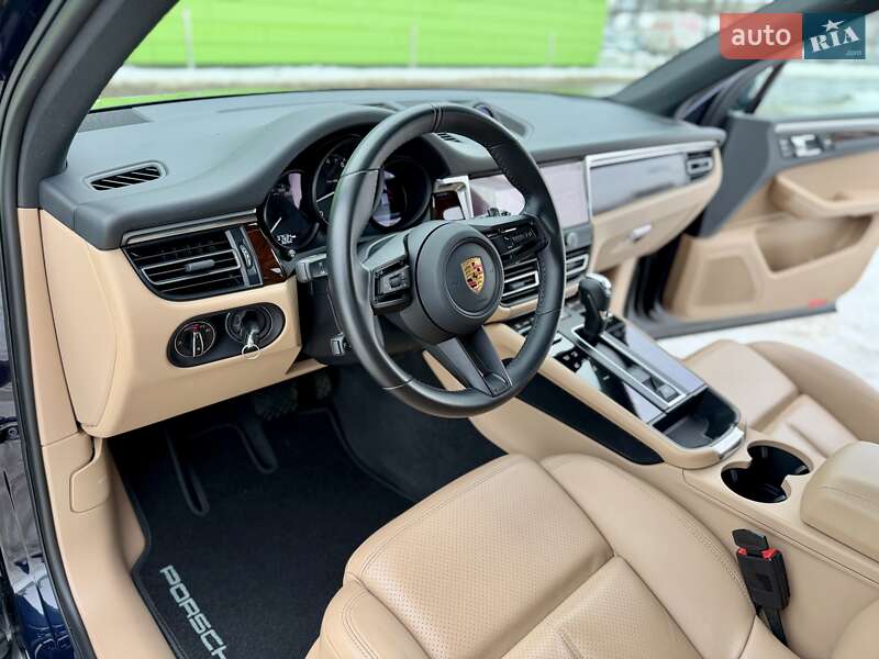 Внедорожник / Кроссовер Porsche Macan 2021 в Киеве