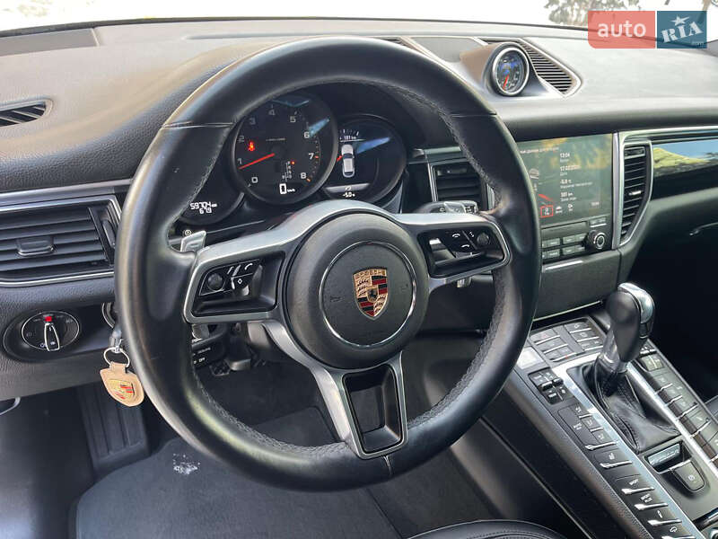 Внедорожник / Кроссовер Porsche Macan 2018 в Киеве