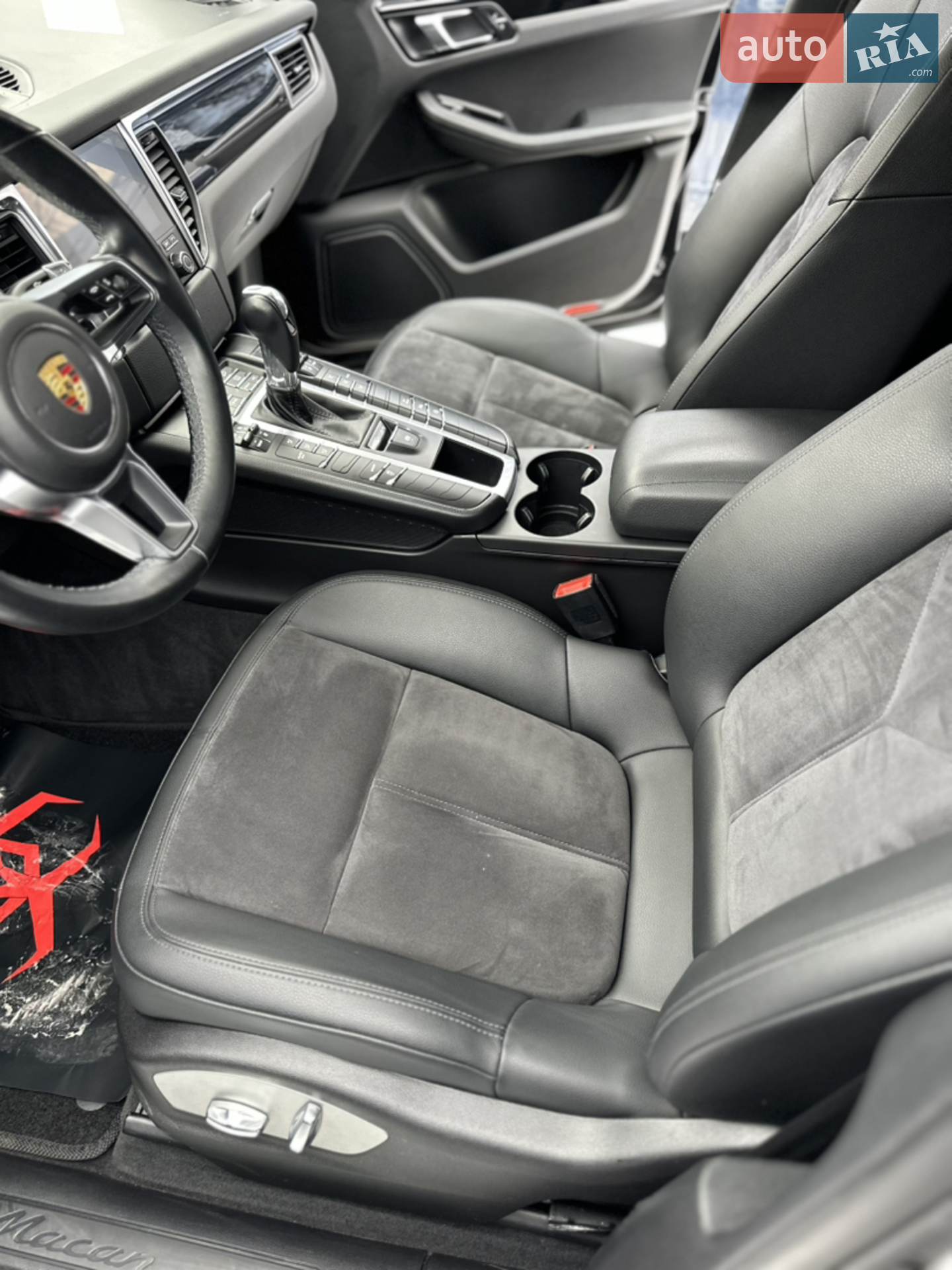 2018 Porsche Macan - мініатюра 16