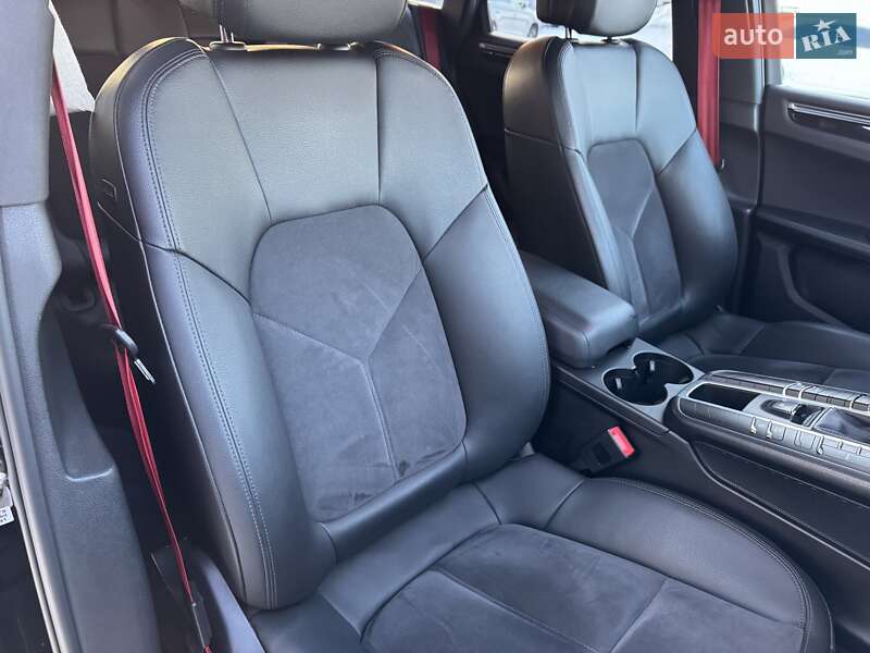 Внедорожник / Кроссовер Porsche Macan 2015 в Ровно фото 34 Внедорожник / Кроссовер Porsche Macan 2015 в Ровно