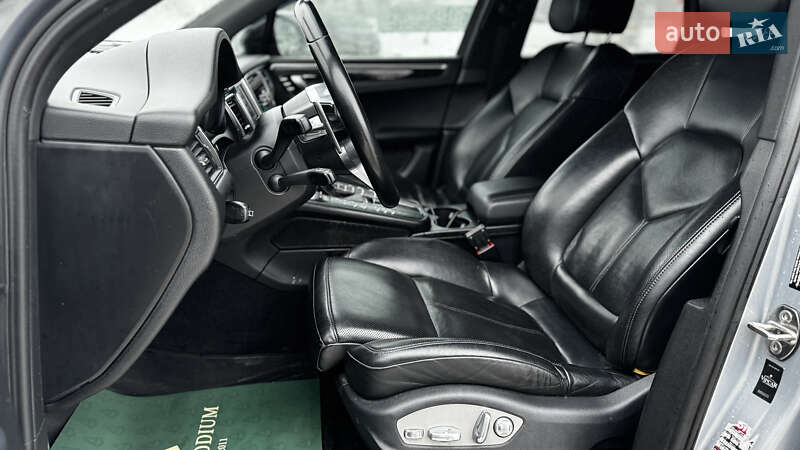 Позашляховик / Кросовер Porsche Macan 2016 в Києві