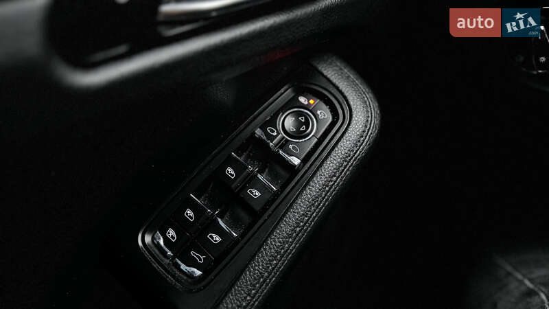 Позашляховик / Кросовер Porsche Macan 2016 в Києві