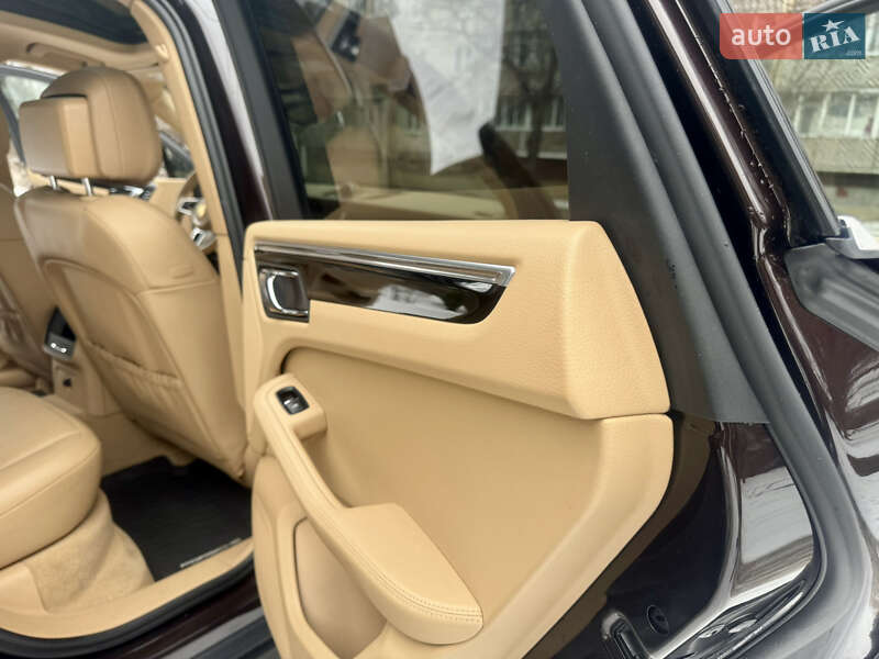 Позашляховик / Кросовер Porsche Macan 2014 в Києві