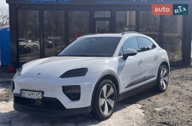 Внедорожник / Кроссовер Porsche Macan 2024 в Киеве
