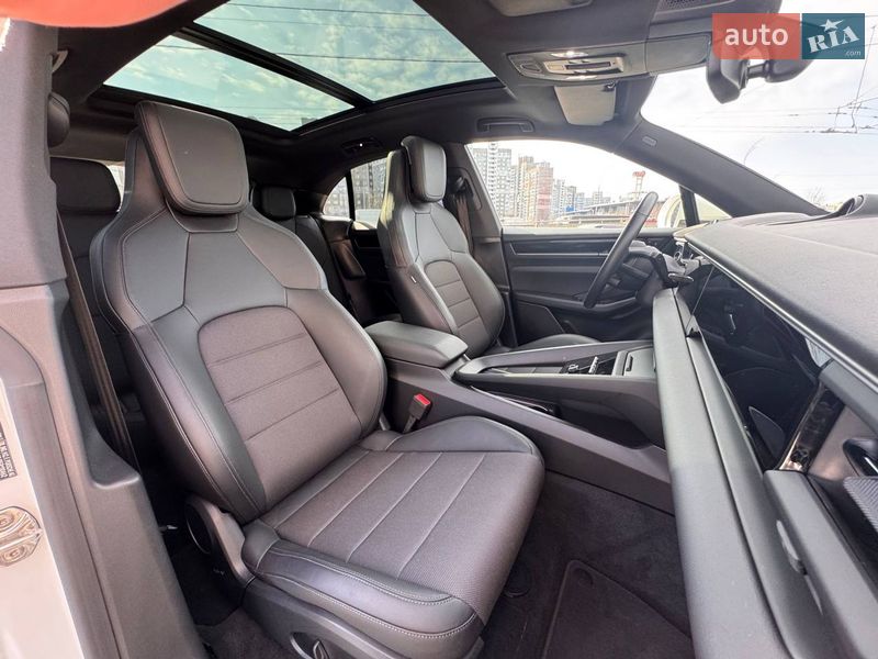 Позашляховик / Кросовер Porsche Macan 2024 в Києві