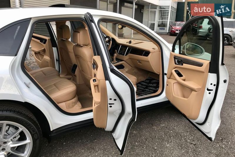 Позашляховик / Кросовер Porsche Macan 2016 в Києві